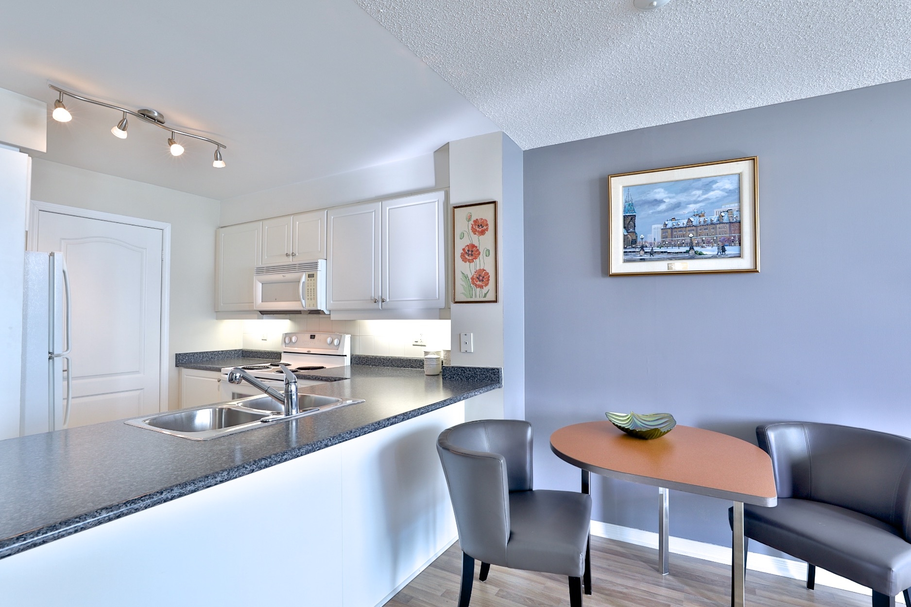 » Don Mills/Lawrence