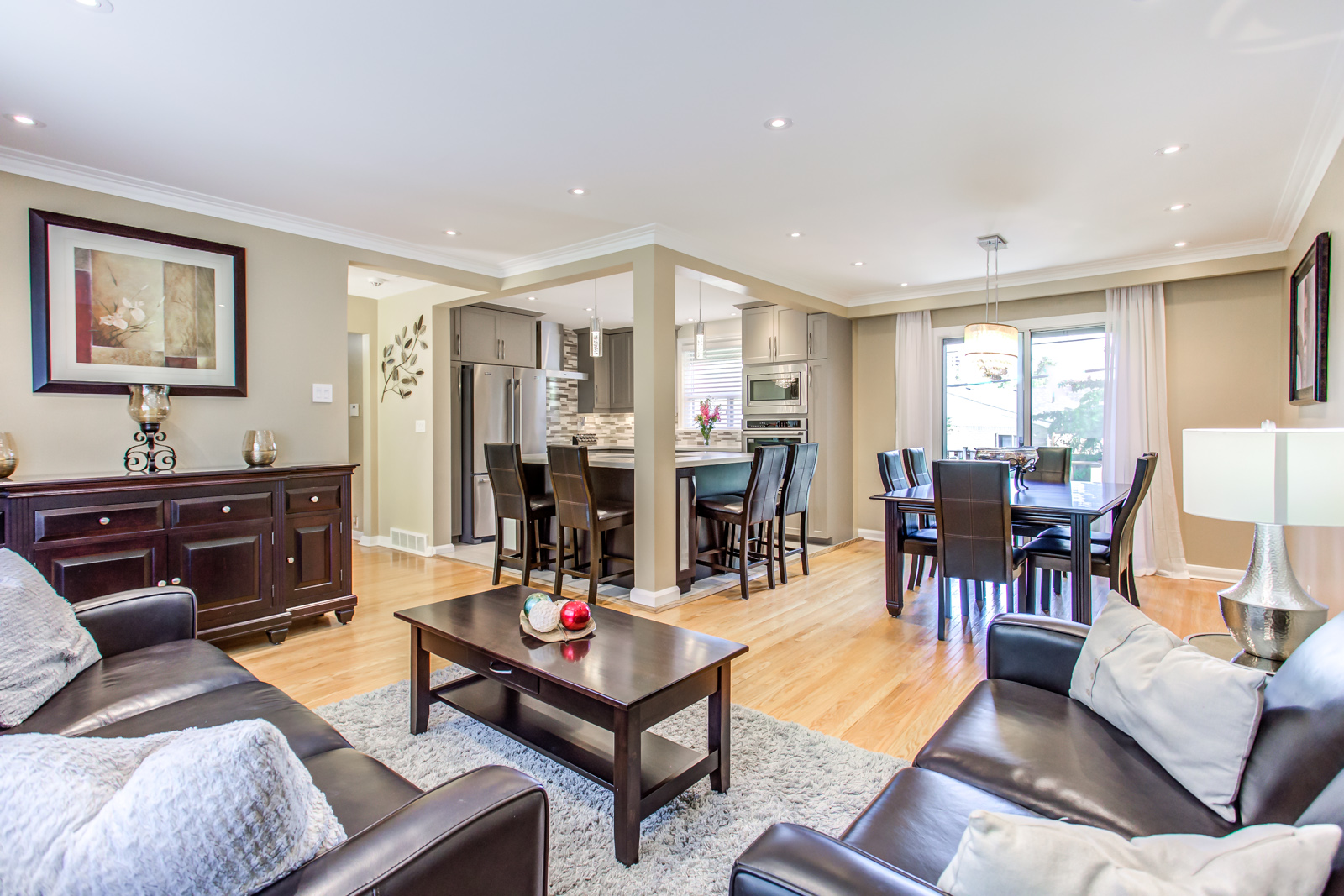 Banbury/Denlow/York Mills Ecko Jay Realty